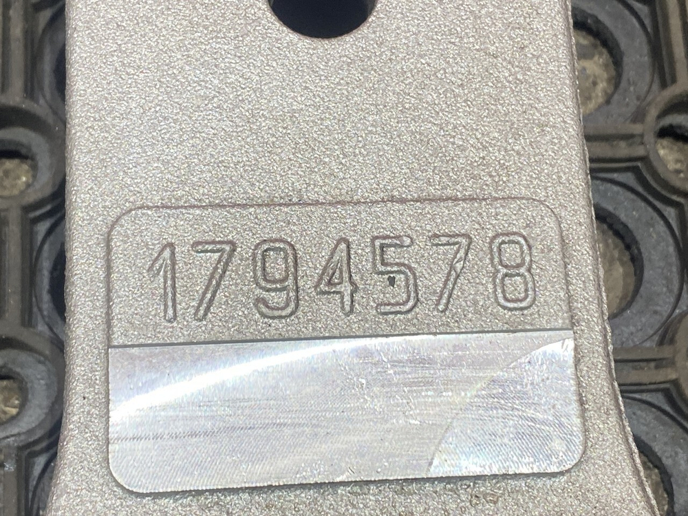 Плита двигателя