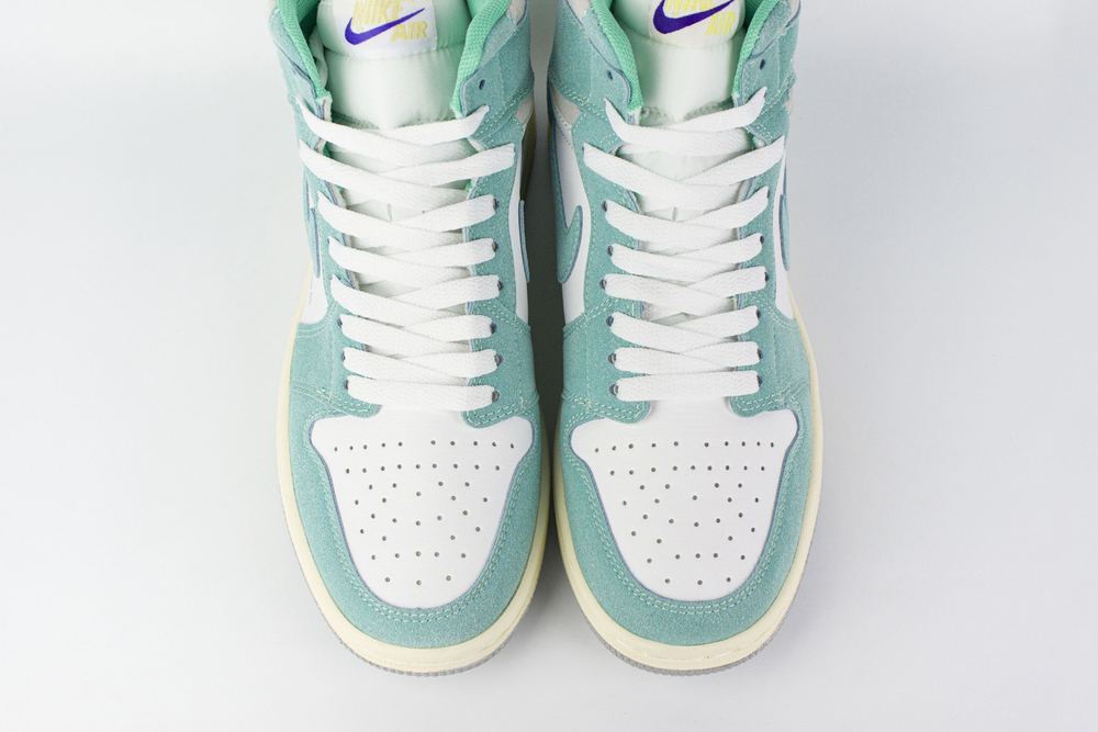 Кроссовки Nike Air Jordan 1 Mid Wmns Mint