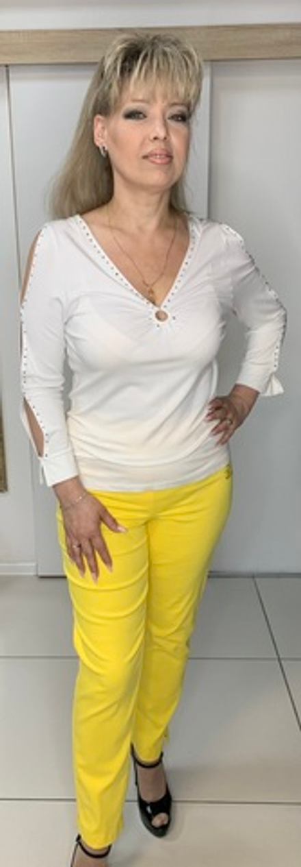 Белый  блузон со стразовым принтом