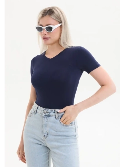 Футболка летняя с V-вырезом