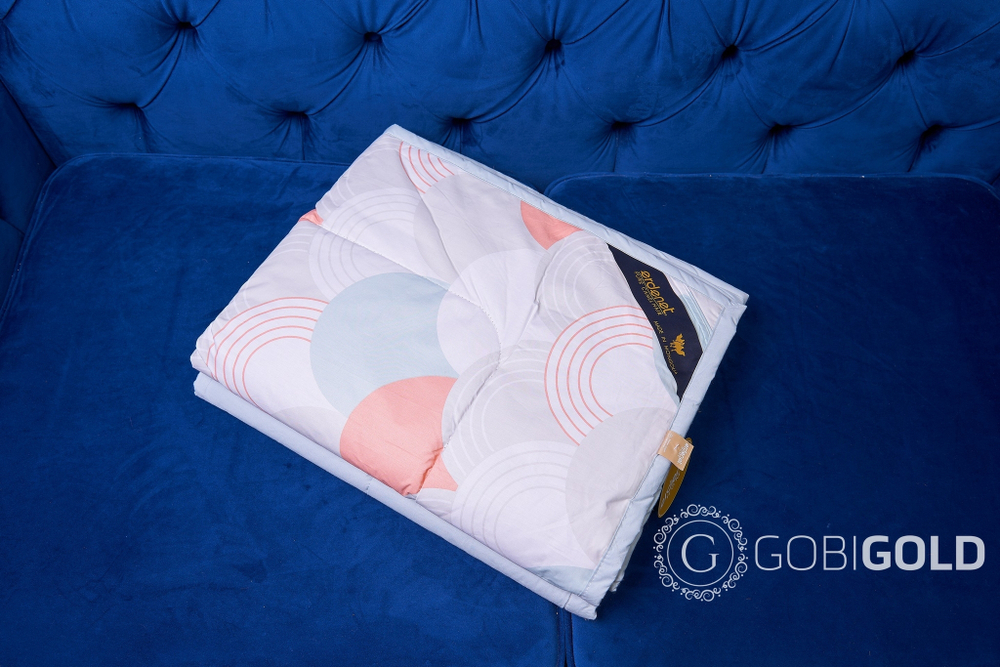 Одеяло стеганое из 100% верблюжьего пуха 200х220 см. (ERDENET) - круги