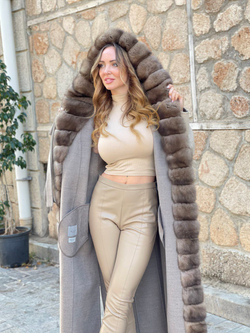 Кашемировое пальто с баргузинским соболем