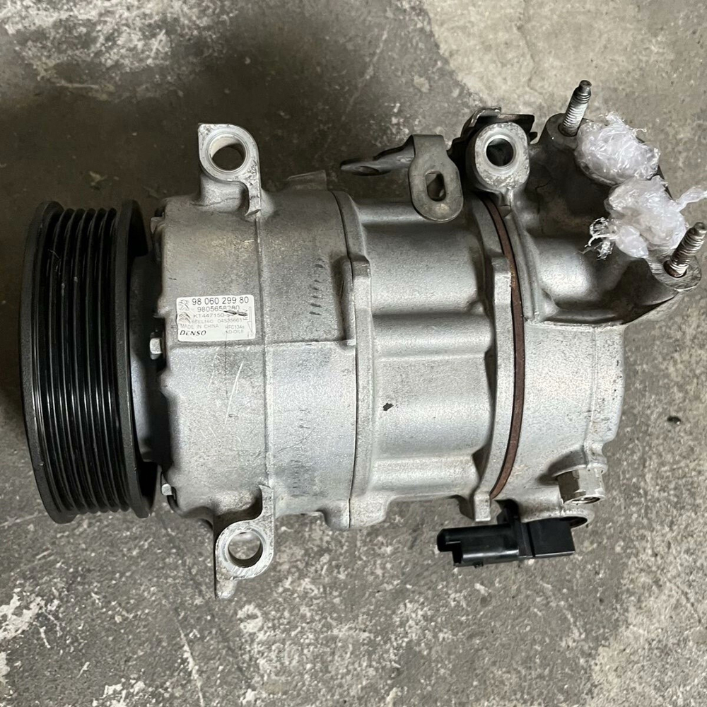 Компрессор кондиционера Peugeot 408 307 301 308, Citroen C4