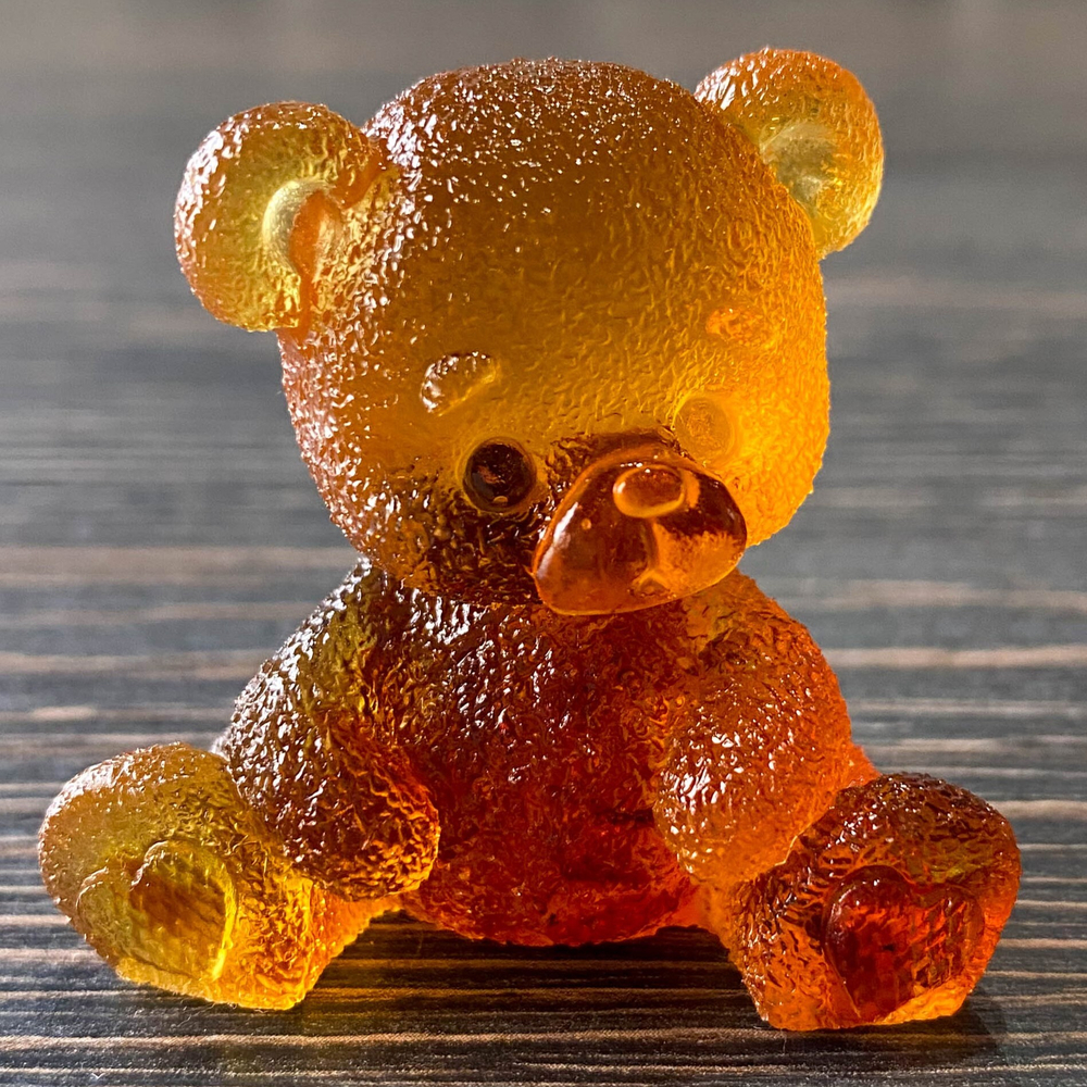 Мишка сердечки на лапках