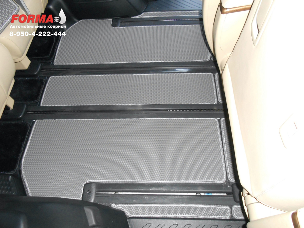 Toyota Vellfire H30 (01.2015 - н.в.) HYBRID, комплектация с капитанскими креслами