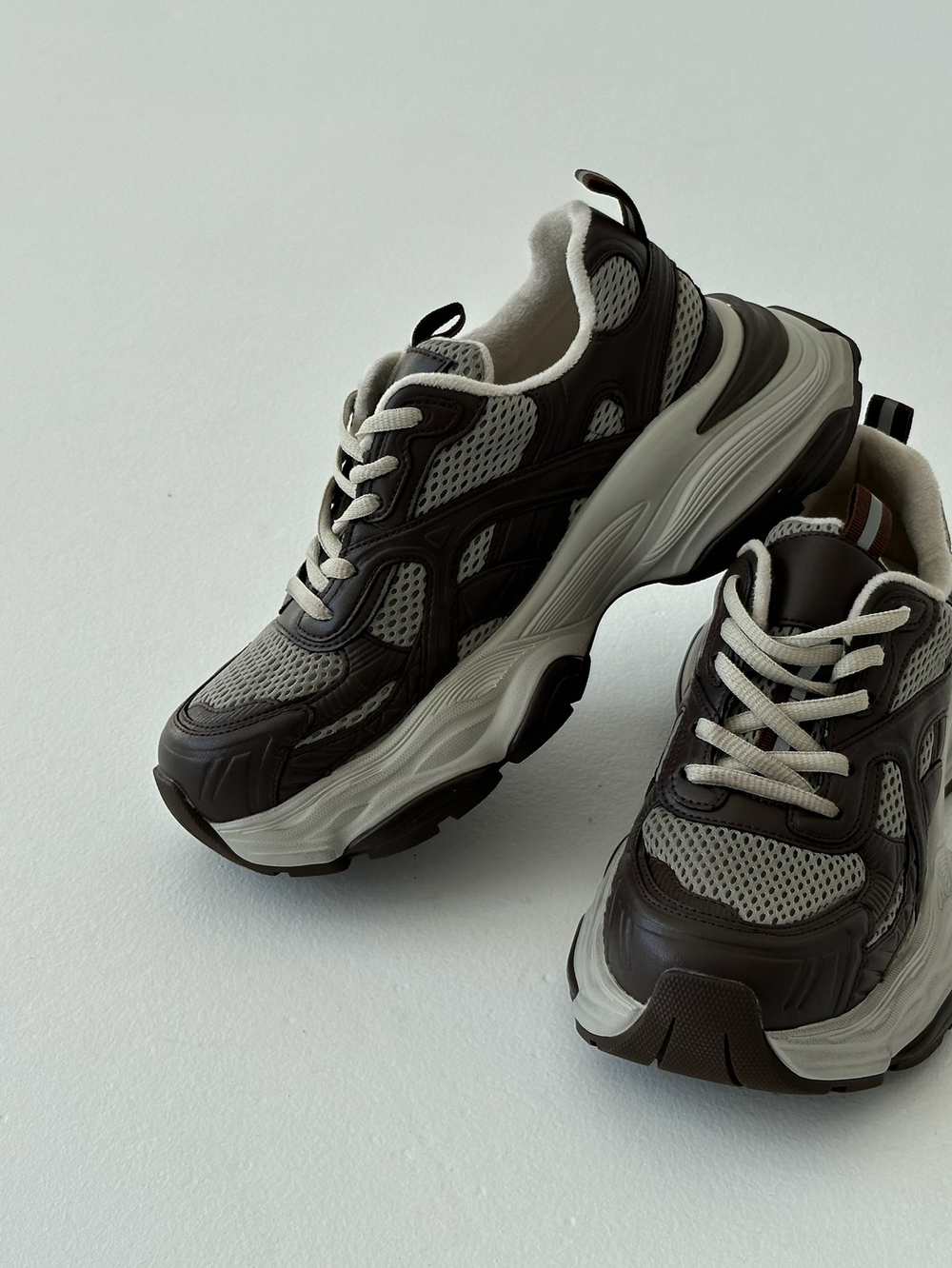 Кроссовки из натуральной кожи