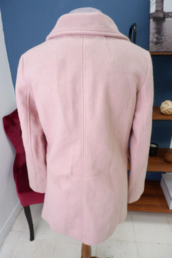 Пальто Bershka нежного цвета 46 размер