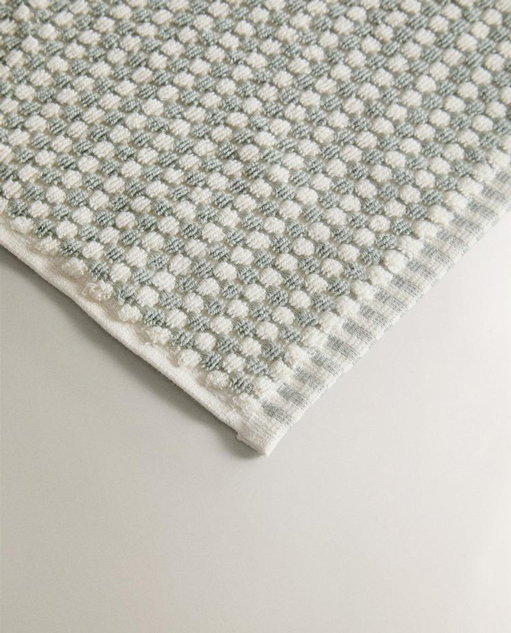 ZARA HOME БАННОЕ ПОЛОТЕНЦЕ ИЗ ХЛОПКА С РЕЛЬЕФНЫМ УЗОРОМ, ЗЕЛЕНЫЙ