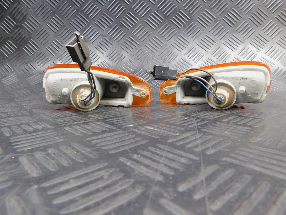 Поворотники передние Kawasaki ZZR 400 98 053126