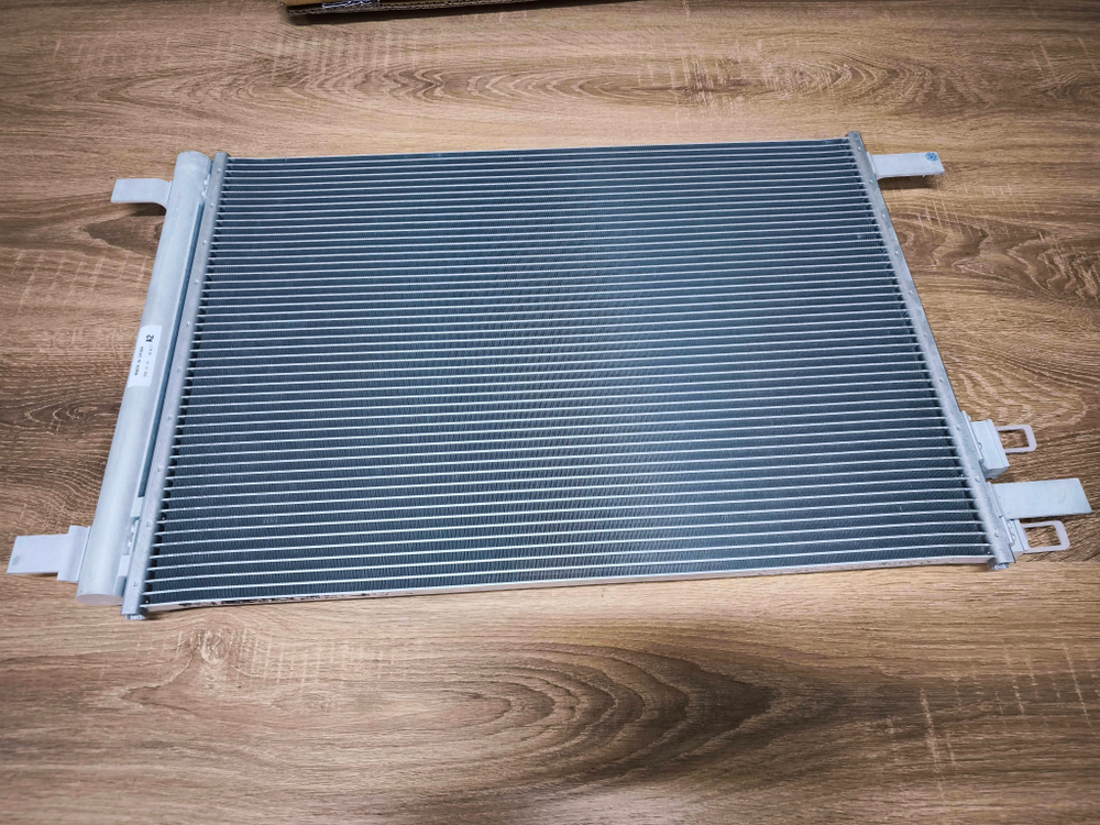 Радиатор кондиционера с ресивером Golf Tiguan