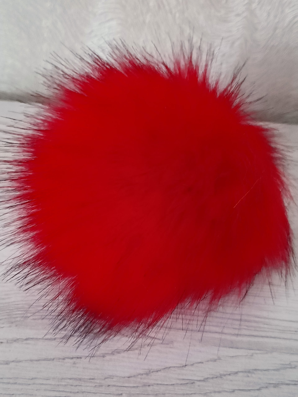 Помпон из искусственного меха, цвет: Красный с черными кончиками