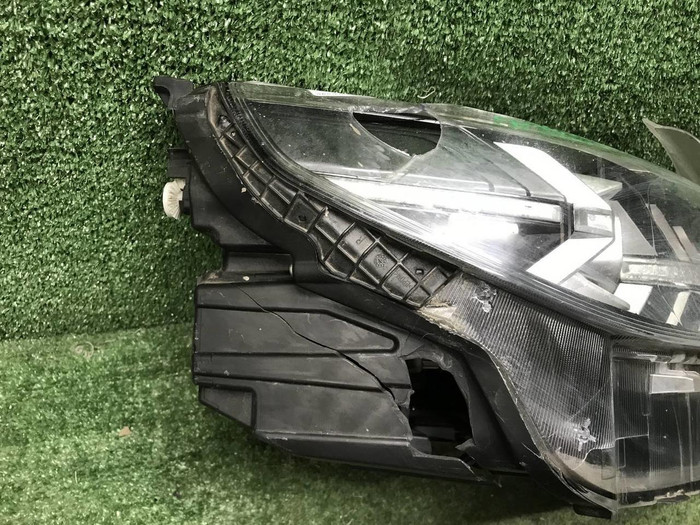 Битая Фара правая Faw Bestune T99 (2022-н.в.) LED