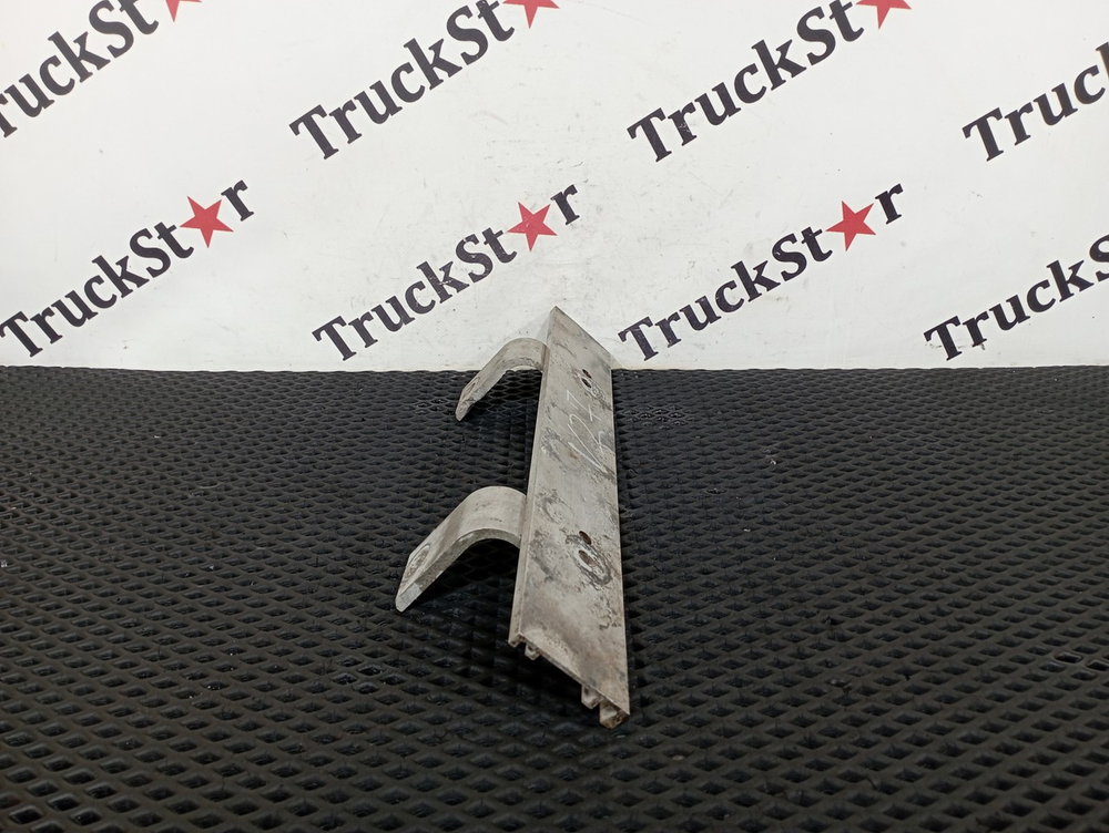 Кронштейн трапа за кабиной 2017г.