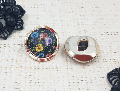 Пуговица костюмная, d 2,5 см.