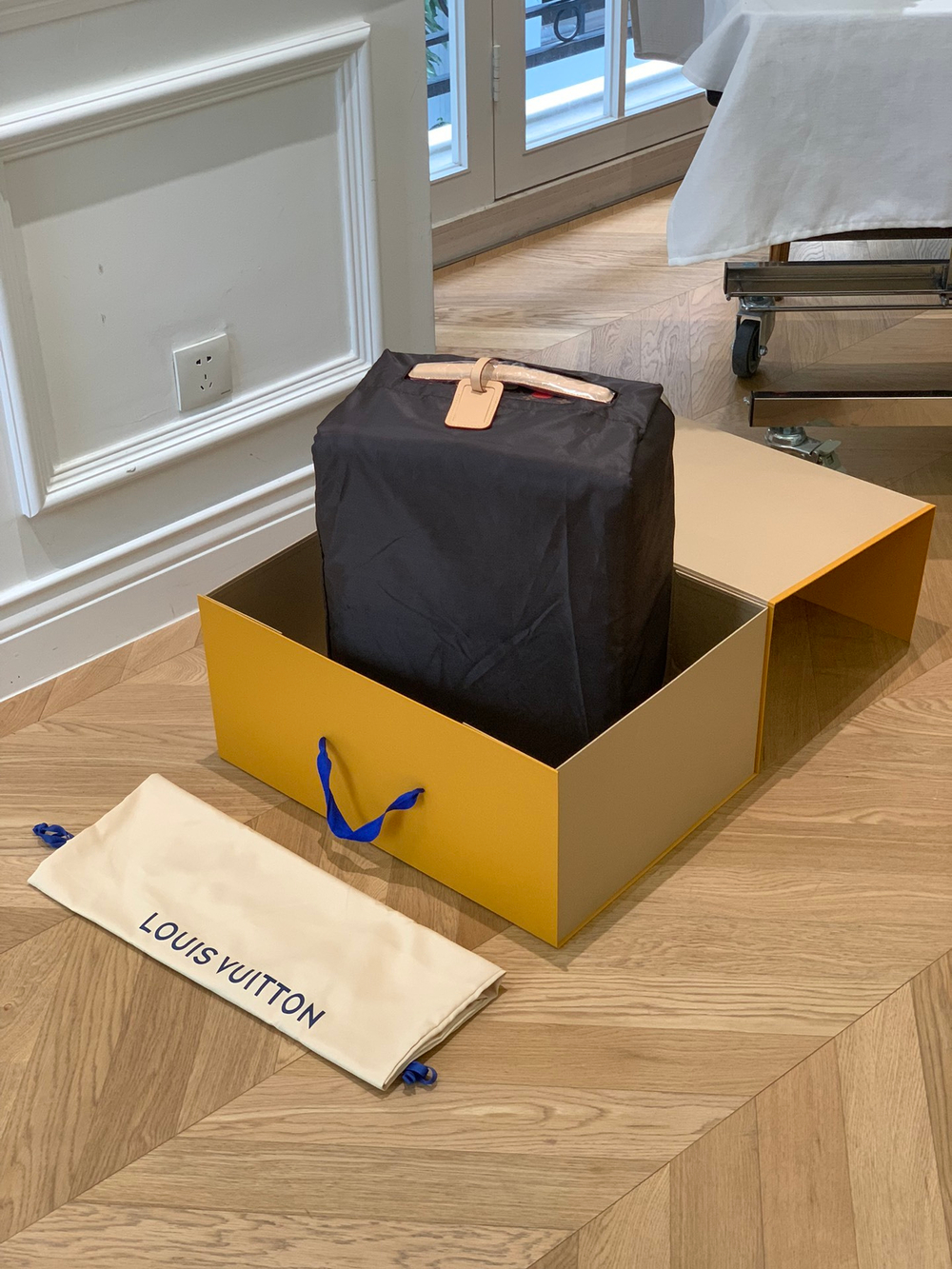 Louis Vuitton Horizon 55