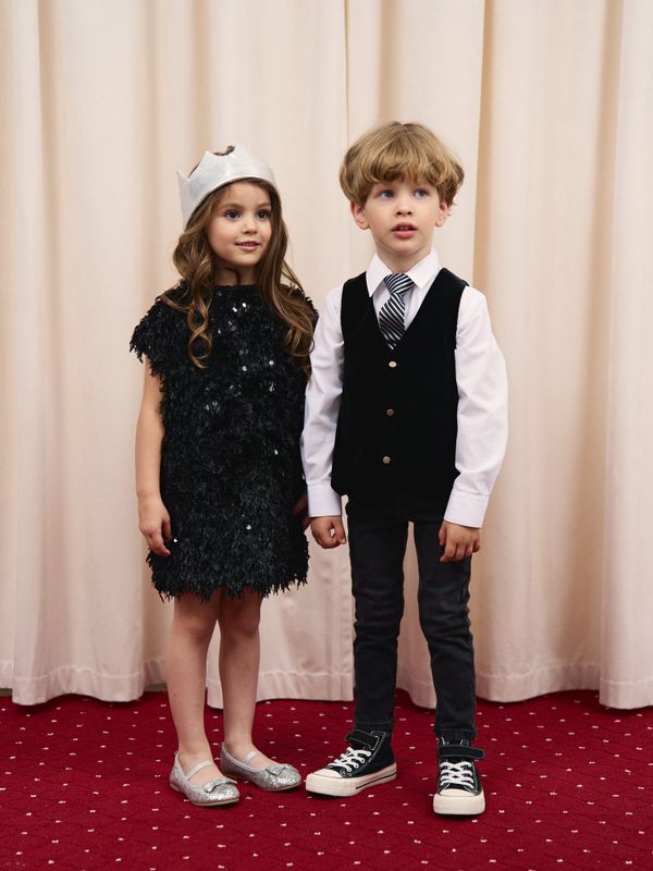 Платье с перьями 