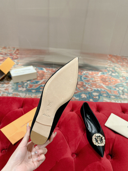 Louis Vuitton Met Flat Ballerina