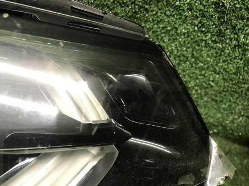 Битая Фара правая Land-Rover Discovery 5 16-21 LED
