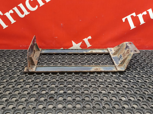 Кронштейн крыла переднего левого