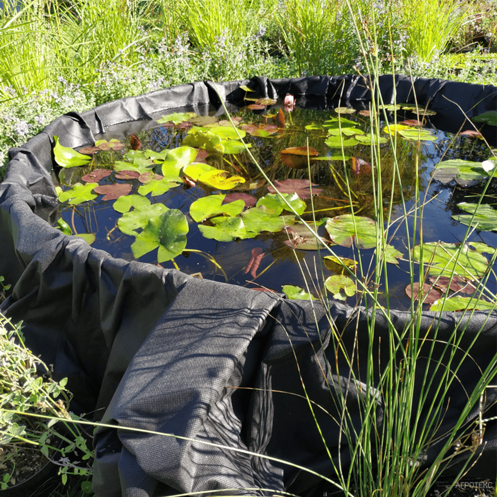 Нетканый материал для ландшафтных работ  Гео 90 УФ черный (3,2*100м св 1,6м)