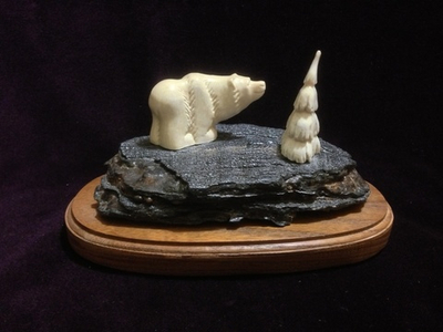 В лесу, подарок - миниатюра из кости