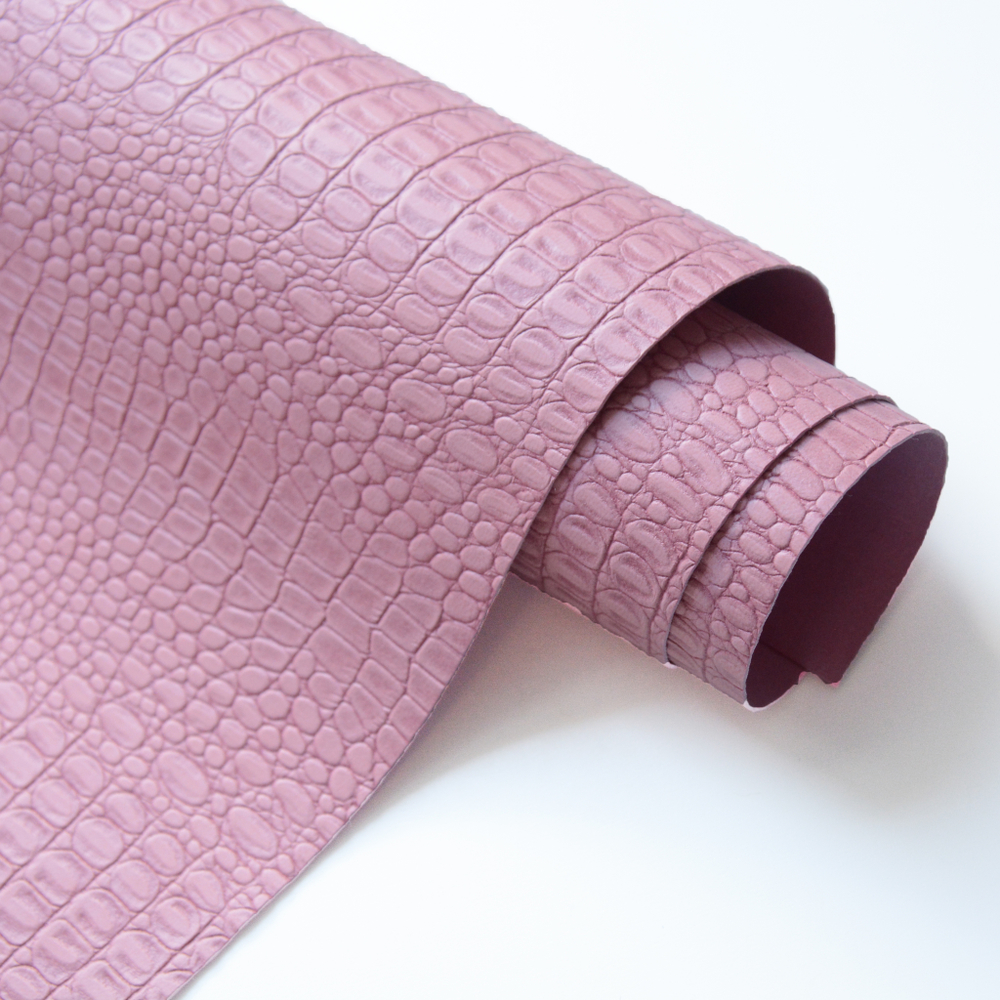 Кожзам переплетный с тиснением "Крокодил", пудрово-розовый