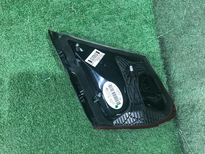 Фонарь правый внутренний Mercedes C C205 (18-23)
