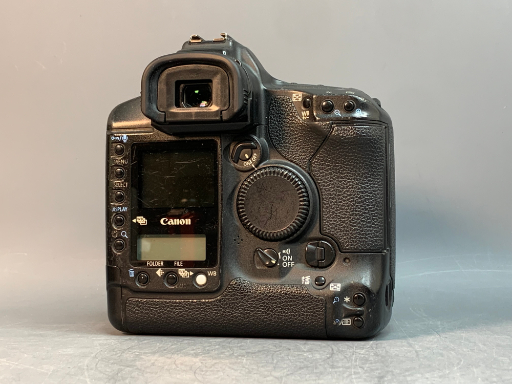 Canon EOS-1D Mark II 518.238 Кадров