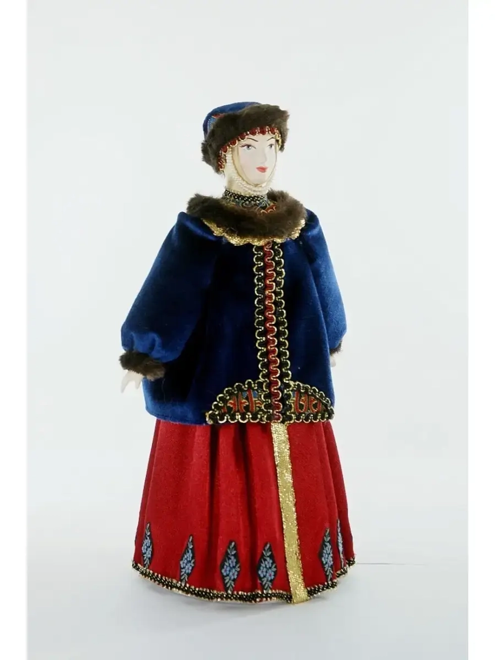 Кукла коллекционная фарфоровая Боярыня в зимнем одеянии