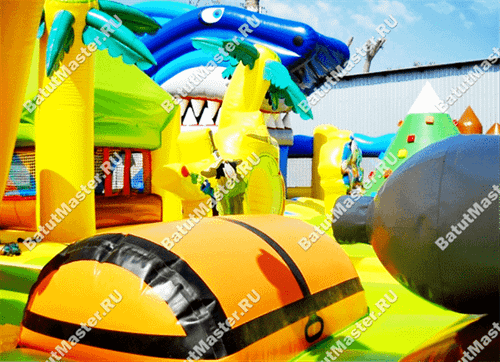 Большой надувной батут "Говорящая акула" 14*10*6 м