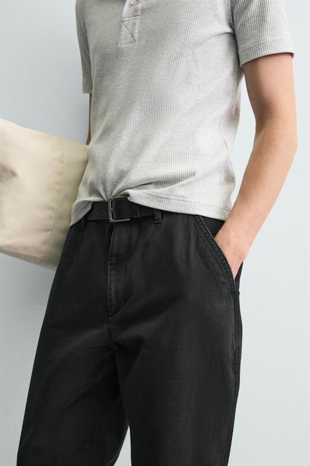 ZARA БРЮКИ CARROT FIT С ЭФФЕКТОМ ПОТЕРТОСТИ, ЧЕРНЫЙ