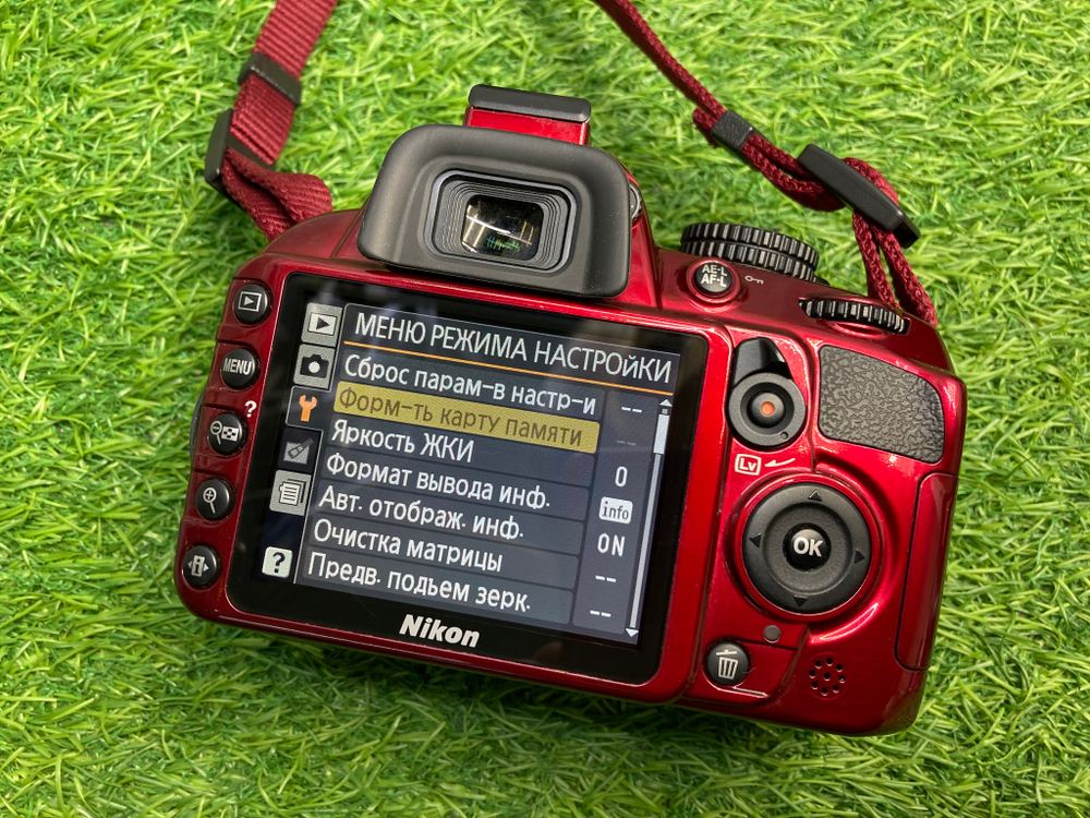 Nikon D3100 kit 18-55mm (3900 кадров)