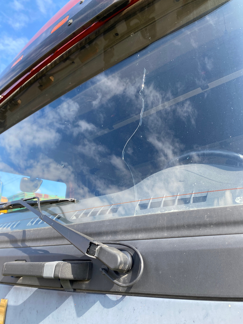 Shacman (Shaanxi) SX* 6x4 Седельный тягач SX42584V324 (Дизельный, 11,6 л, 423 л.с., МТ)