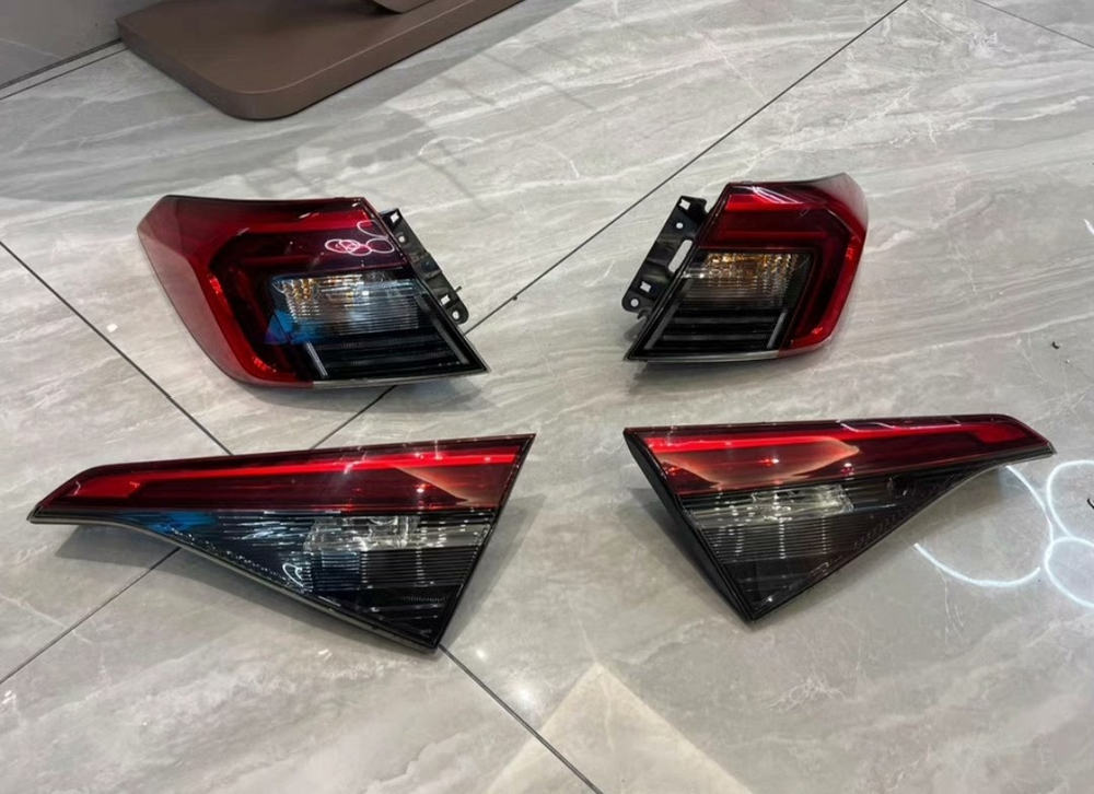 Задние фонари (левый и правый) для Honda Civic 11