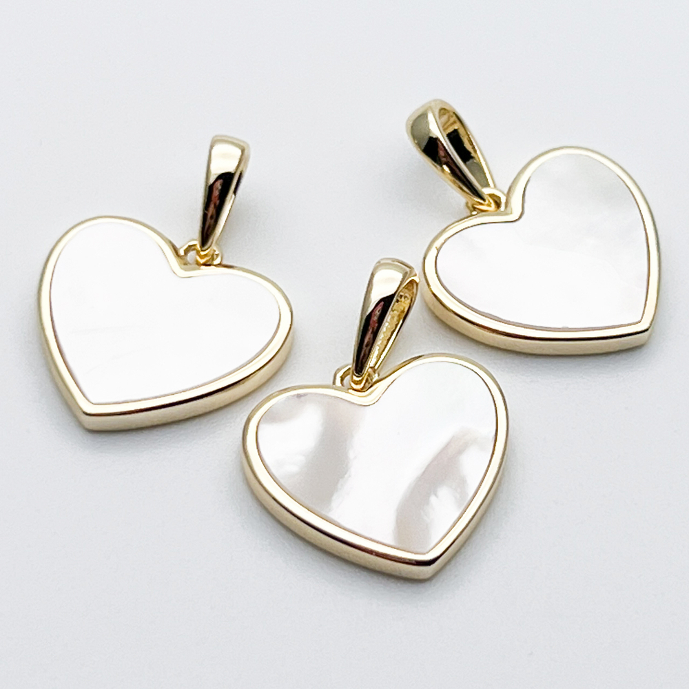 Подвеска Сердце, позолота, перламутр, размер 14*15 мм + бейл, цена за 1 шт