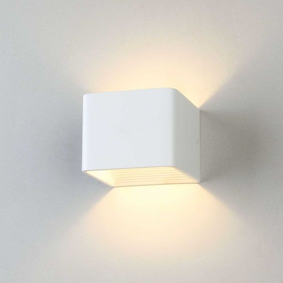Настенный светодиодный светильник Elektrostandard Coneto Led белый MRL Led 1060 a040452