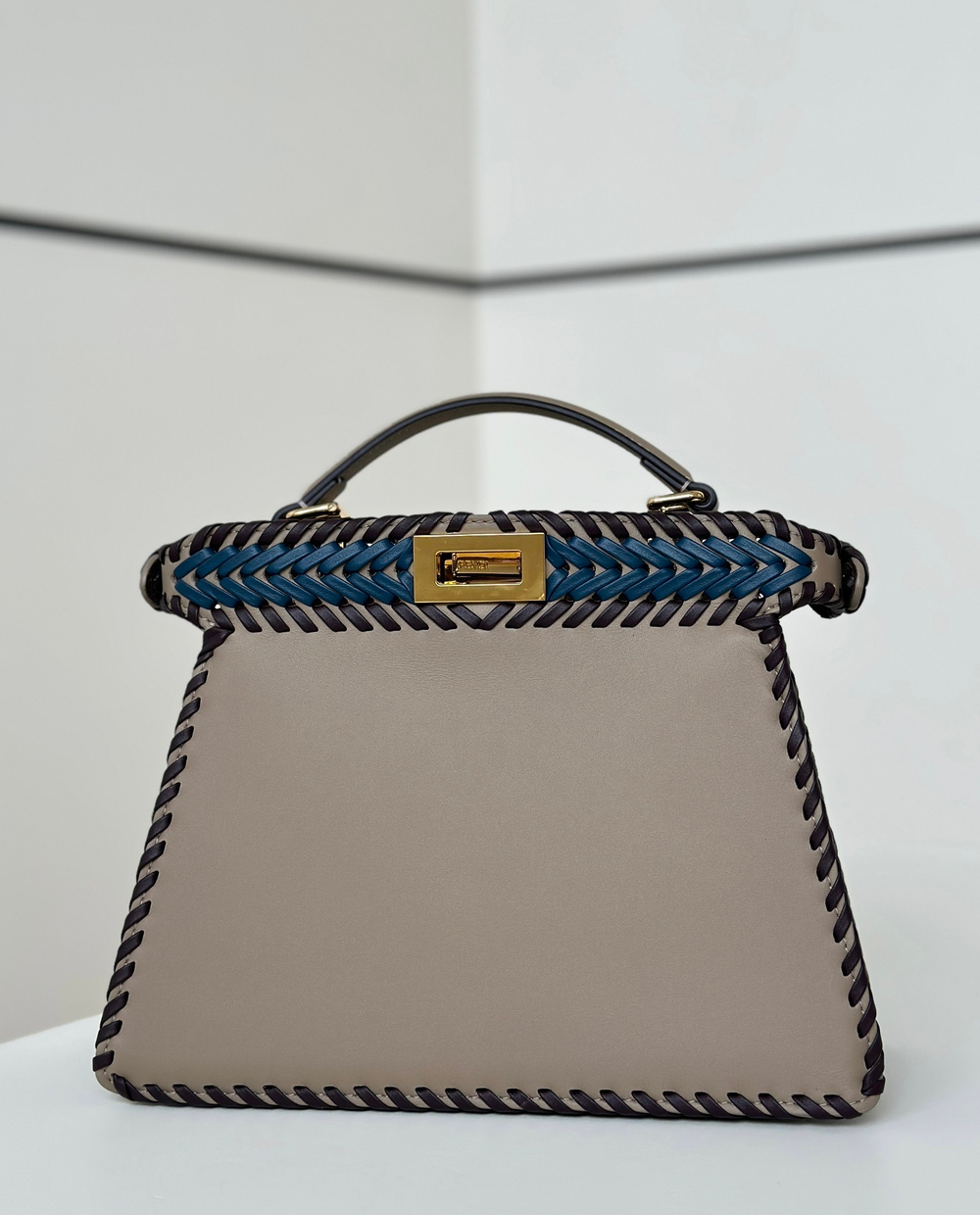 Fendi Peekaboo ISeeU Small 27 cm
