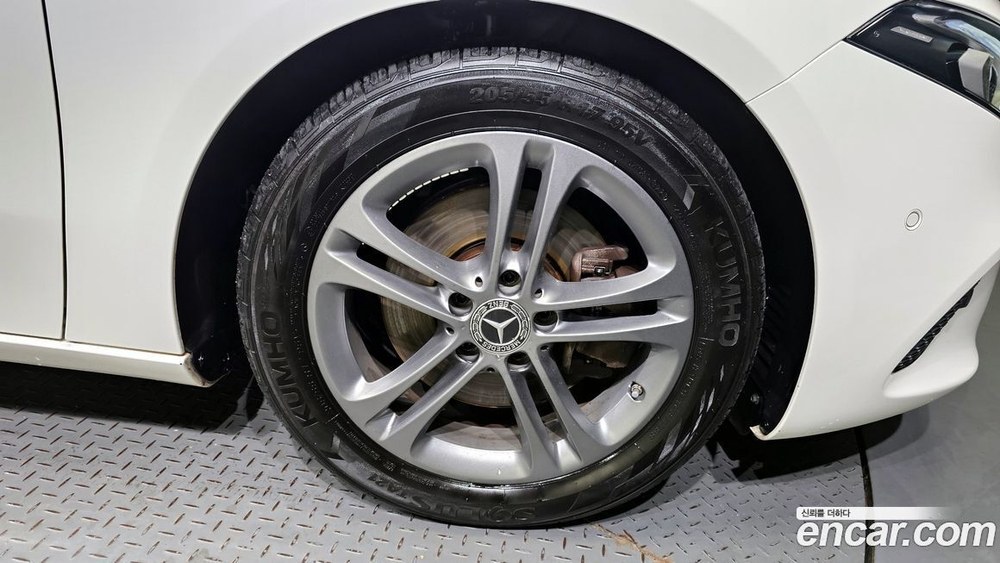 Mercedes-Benz A-Class W177 A220 Sedan (03.2020)