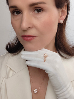 Клипсы Золотые шарики с белыми кристаллами Swarovski