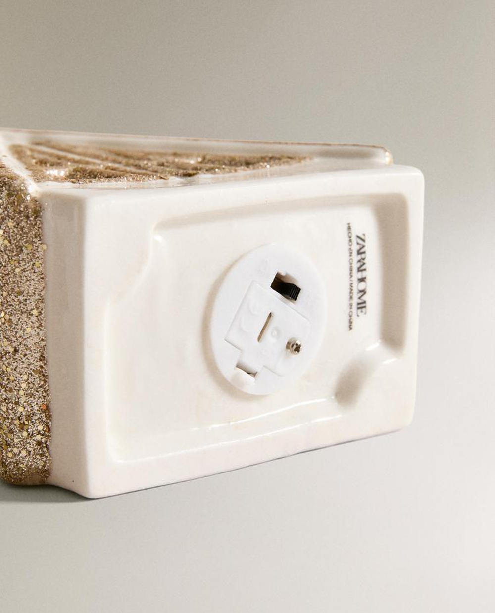 ZARA HOME НОВОГОДНЕЕ УКРАШЕНИЕ ИЗ КЕРАМИКИ С БЛЕСТЯЩЕЙ КРЫШЕЙ, БЕЛЫЙ