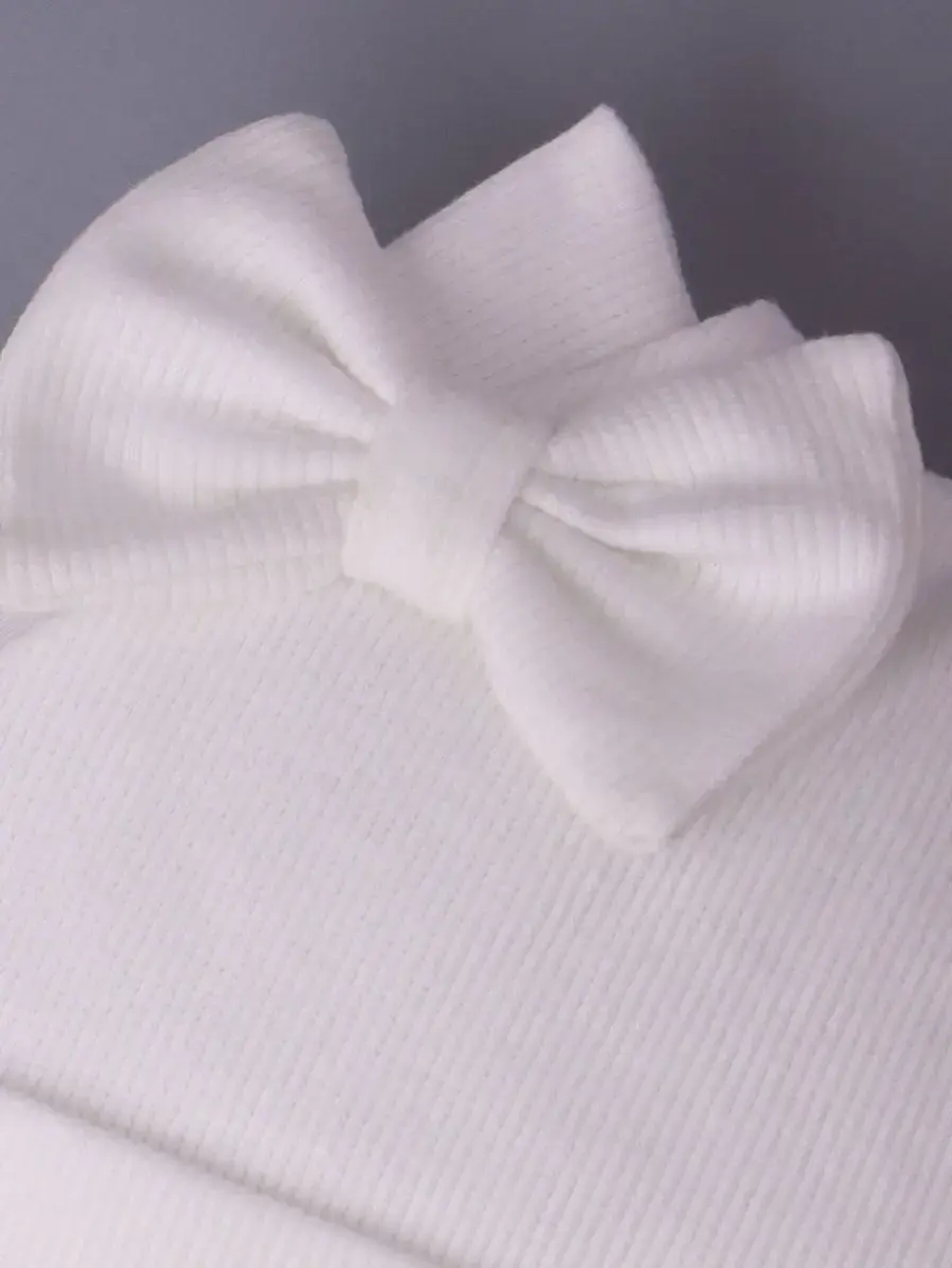 Шапка для девочки осенняя с ушками и снуд