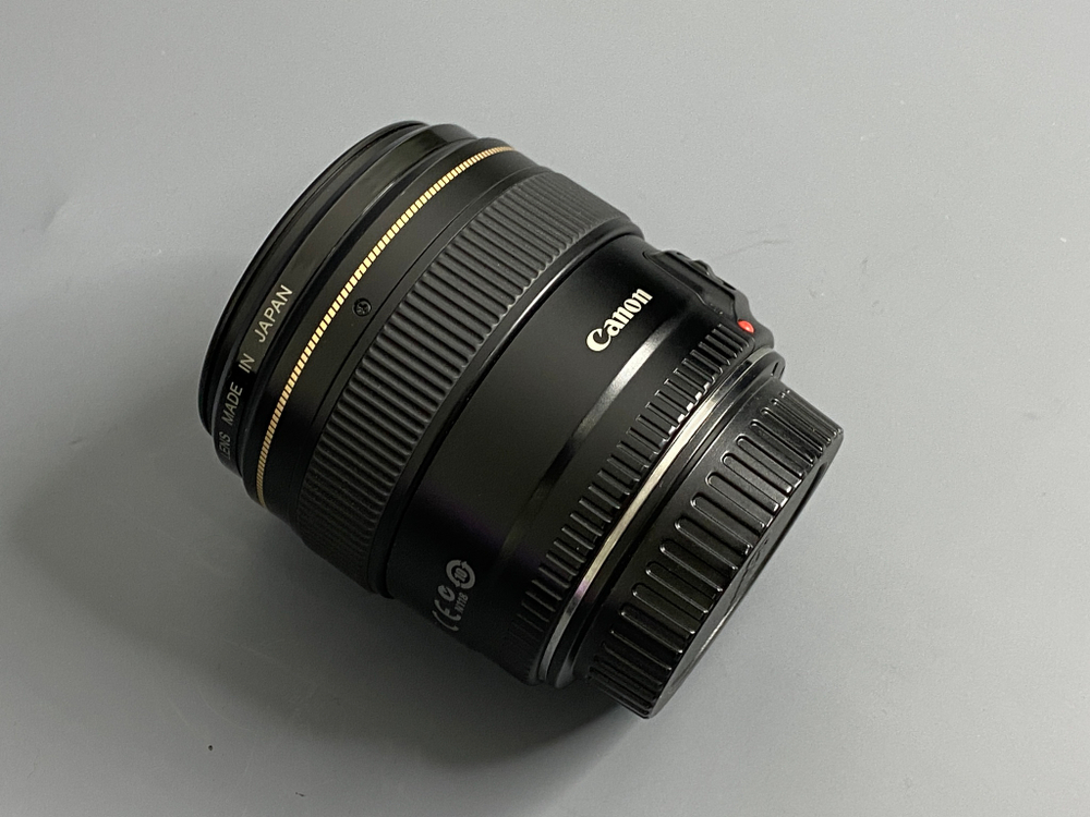Canon EF 85mm 1.8 USM