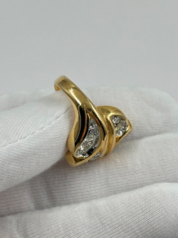 Кольцо с кристаллами