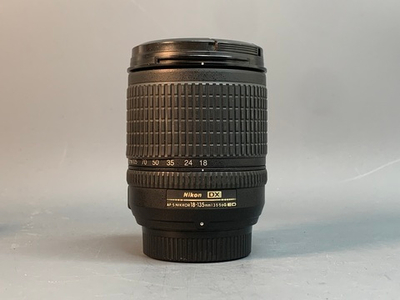 Nikon 18-135mm f/3.5-5.6G ED-IF AF-S DX Zoom-Nikkor