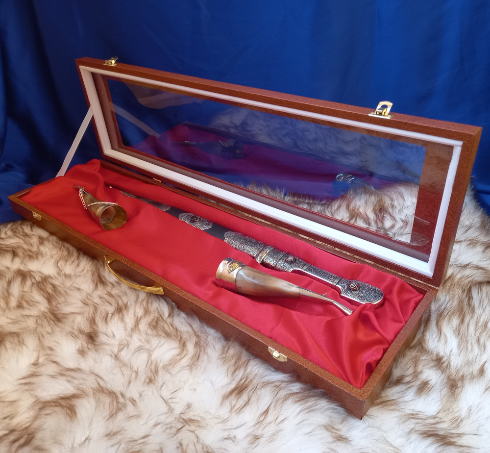 Набор подарочный "Джигит №1" (Кинжал кавказский, 2 рога для вина)