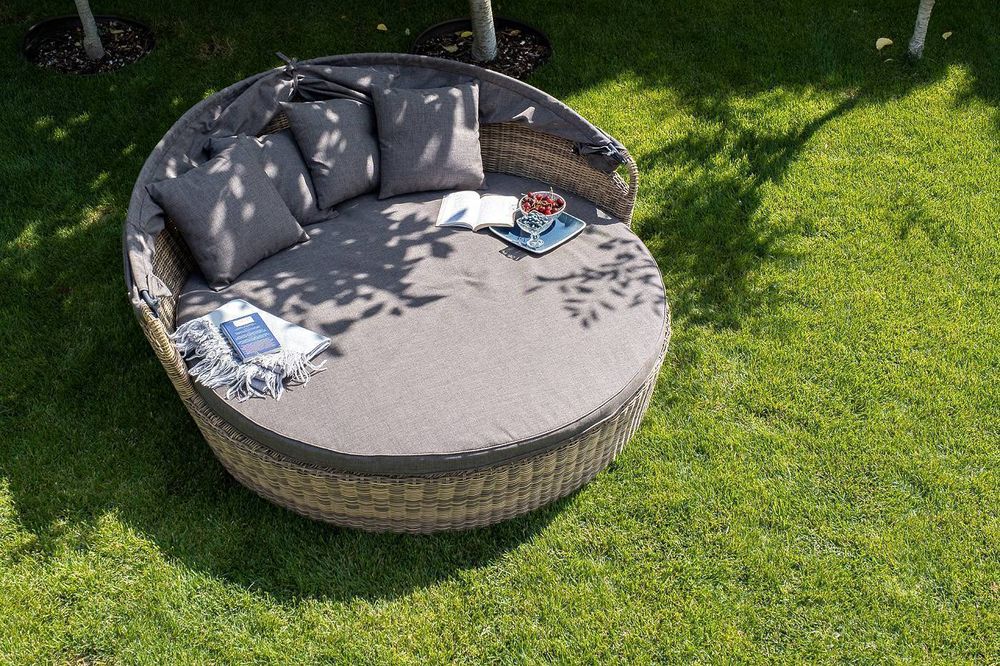 "Стильяно" плетеная кровать круглая, цвет соломенный