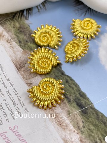 Пуговицы матовое золото Скиапар. в форме рельефной ракушки с жемчугом
