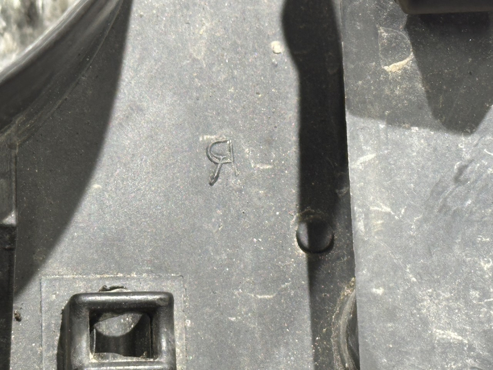 Фара передняя правая