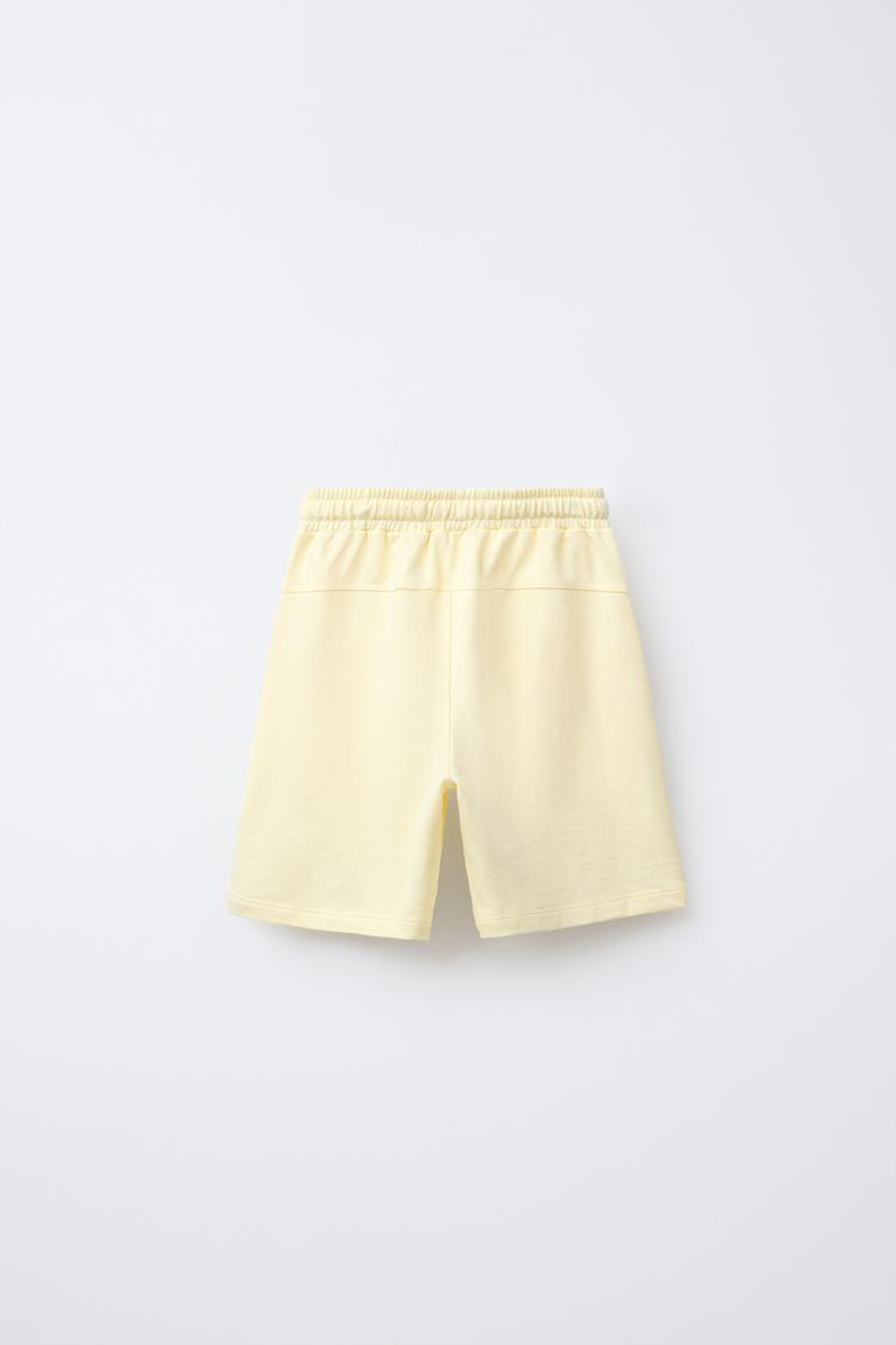 ZARA КОМПЛЕКТ ИЗ ФУТБОЛКИ И ШОРТ С НАШИВКОЙ, ЖЕЛТЫЙ