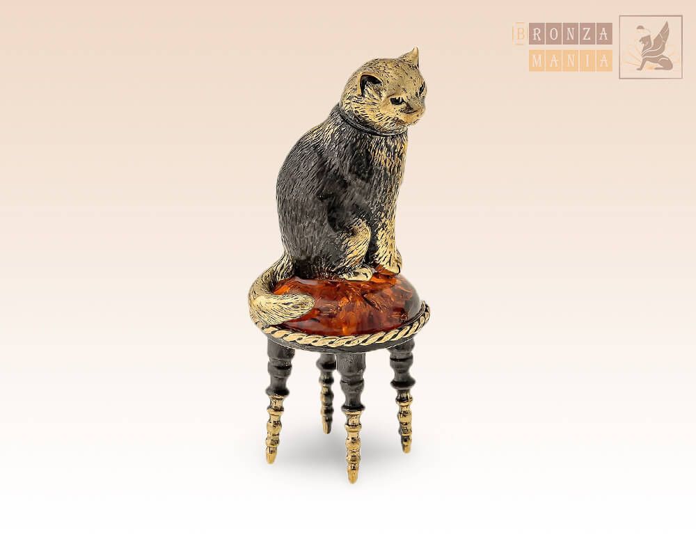 фигурка Кот на пуфике